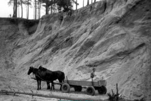 Foto van handmatige zandwinning rond 1900